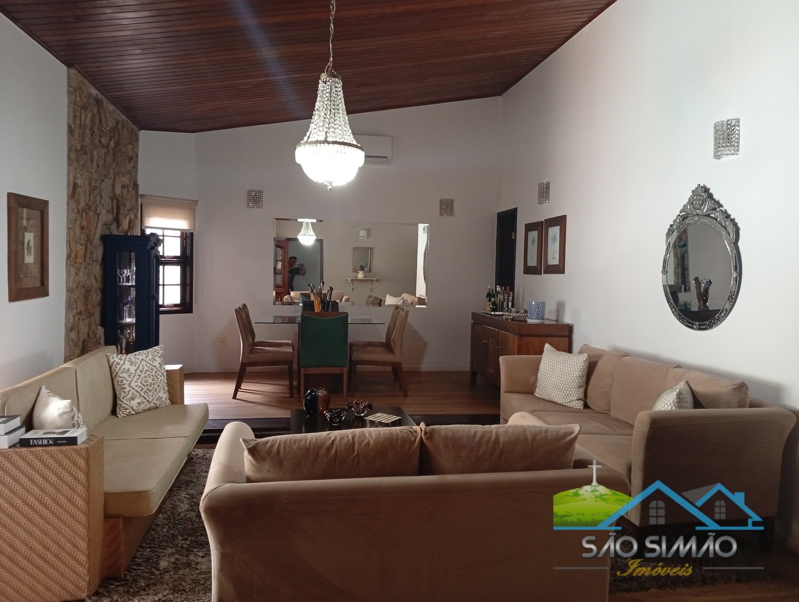 Casa a venda em São Simão SP, com piscina e fino acabamento
