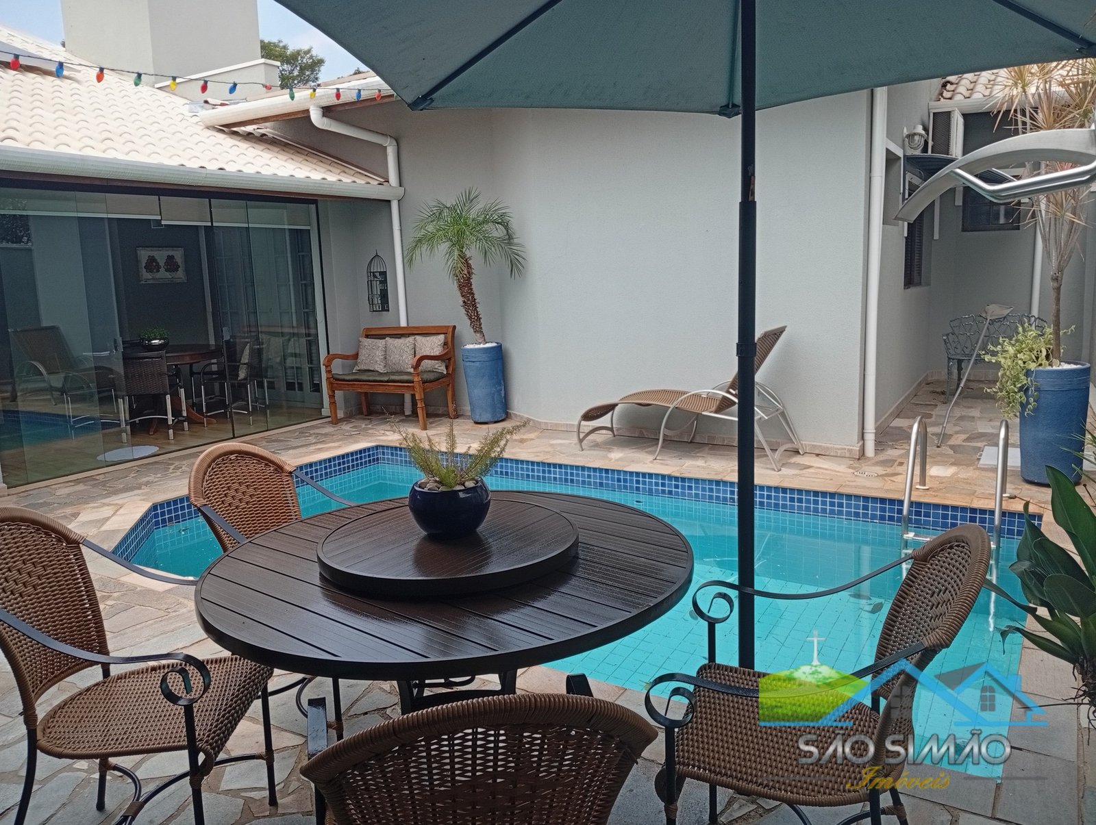 Casa a venda em São Simão SP, com piscina e fino acabamento