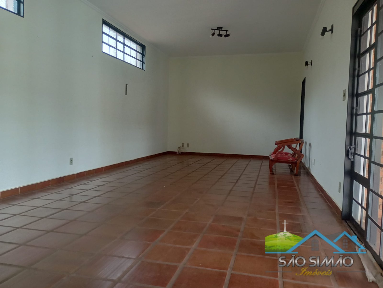 Casa a venda em São Simão SP com 1600 metros de área