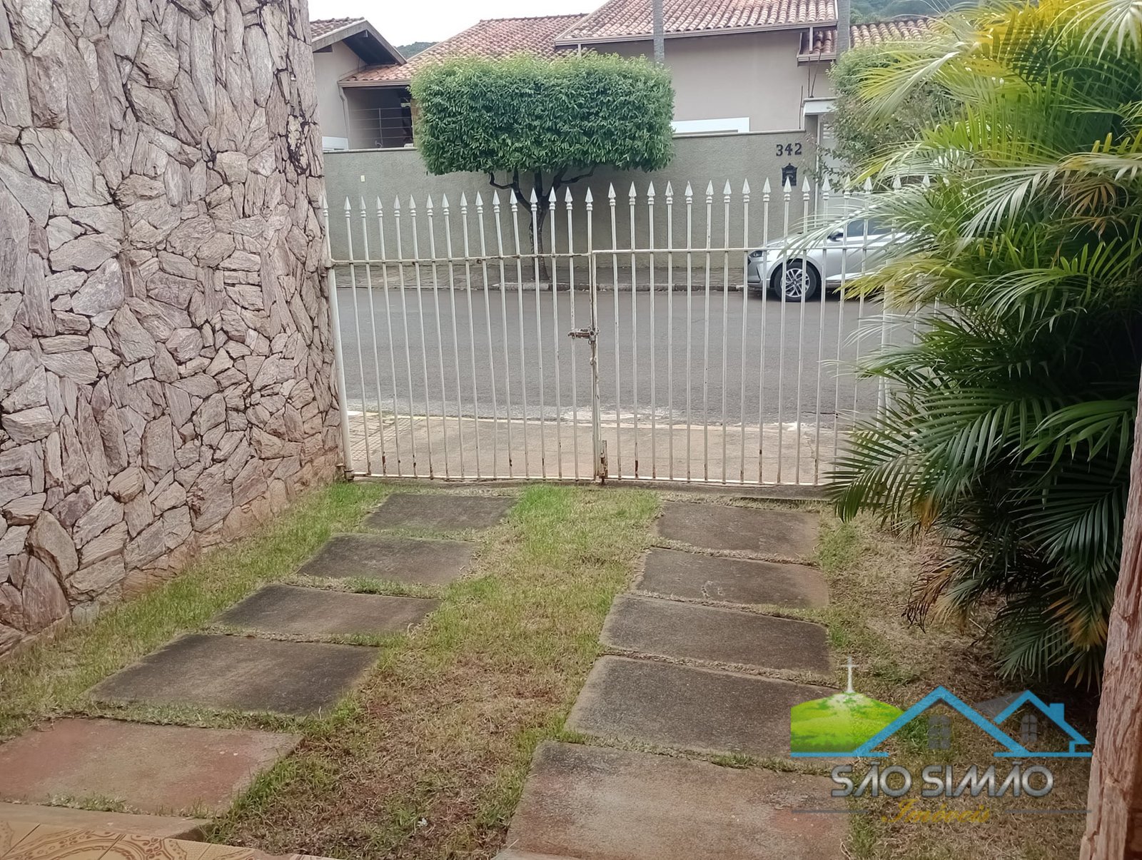 Casa  Venda em São Simão no Centro a 100 metros da praça Principal