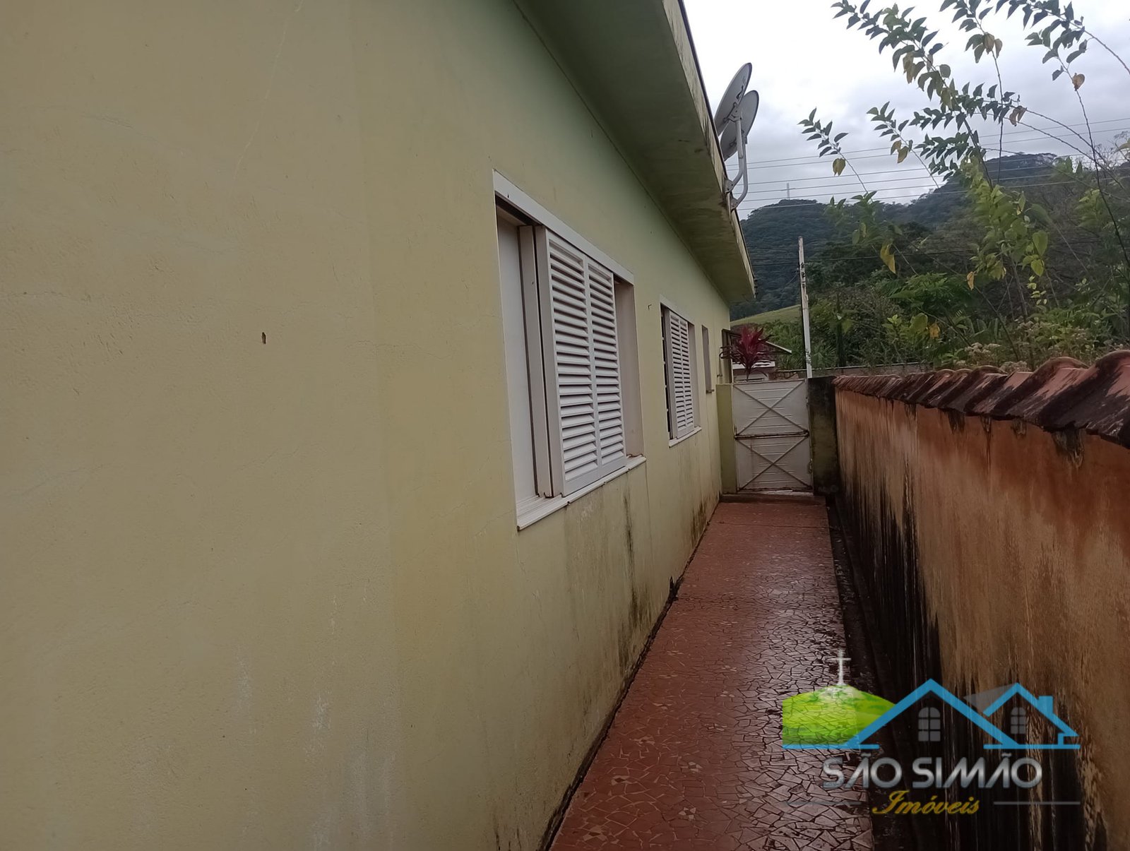 Casa  Venda em São Simão no Centro a 100 metros da praça Principal