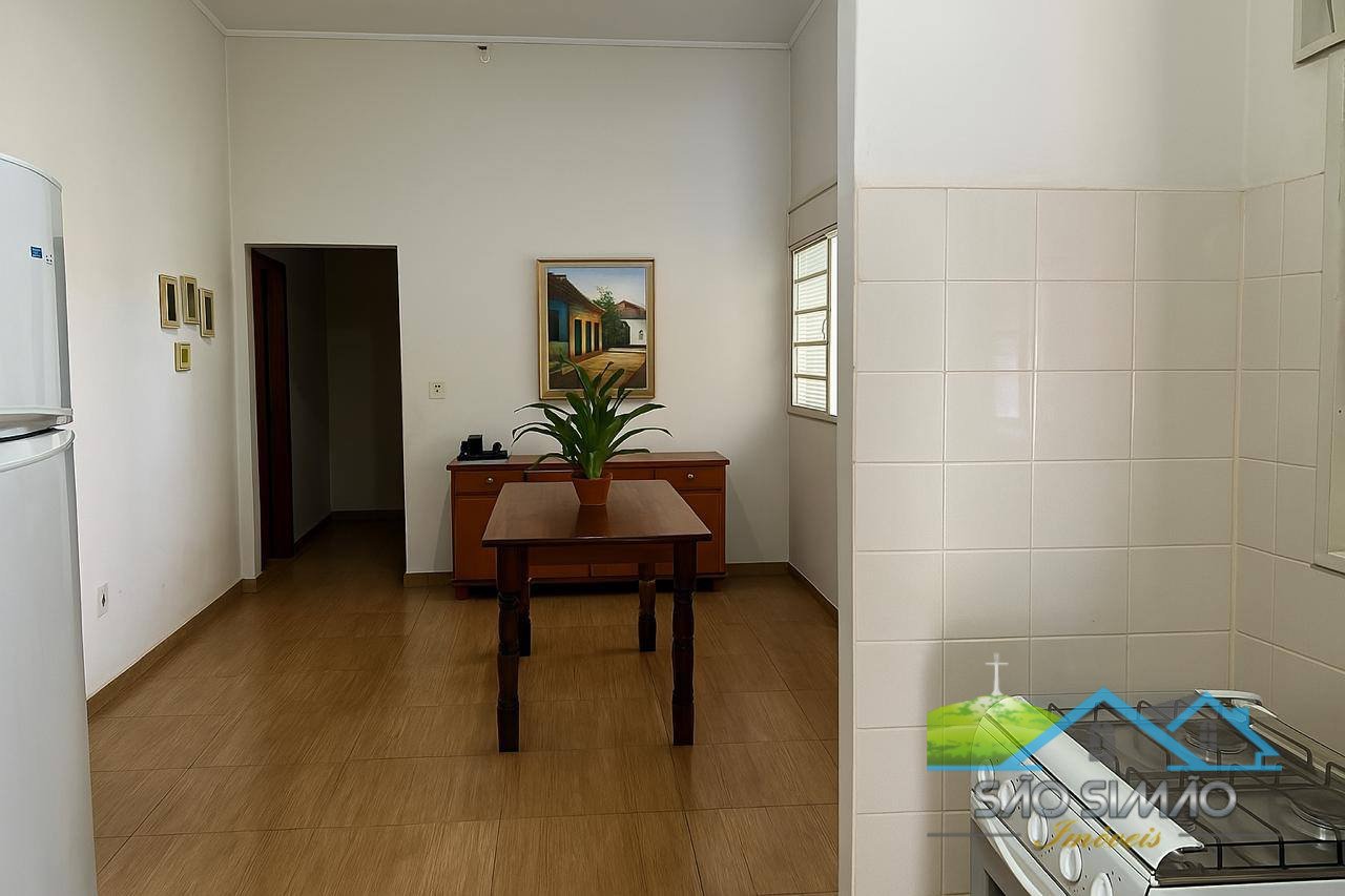 Chácara á venda em São Simão-SP com 5 quartos sendo 2 suítes.