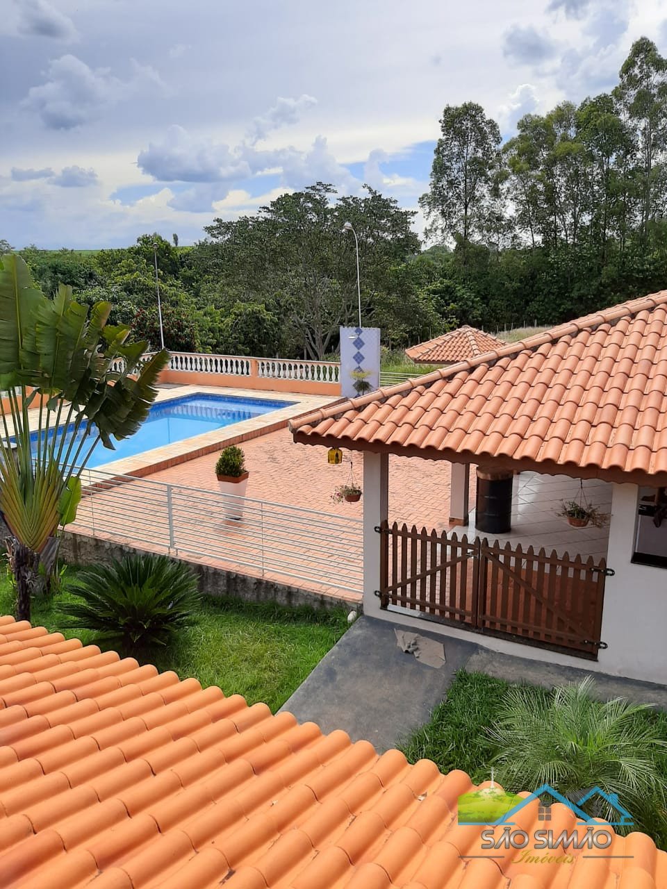 Sítio cinematográfico a venda em Tambaú SP